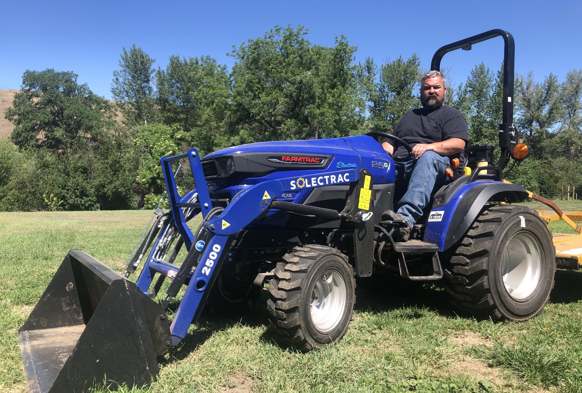 Grant Stringer - A New Project in Rural Oregon Is Letting Farmers Test Drive Electric Tractors in the Name of Science