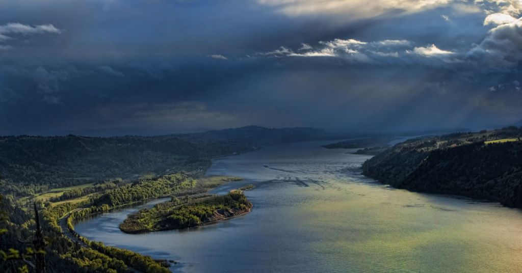 Grant Stringer - Decarbonizing the Gorge: How communities are adapting